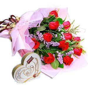 Bouquet of 12 roses and small chocolate box (ID: HV-M-4012) 