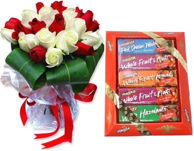 Bouquet of 24 roses, a chocolate box (ID: HV-M-4014) 