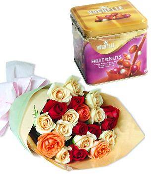 Bouquet of 24 roses, a chocolate box (ID: HV-M-4015) 