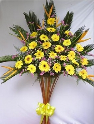 HV-NH-SP-470 - Yellow gerberas, pink statices, greens (height 1.6m) (ID: HV-NH-SP-470) 
